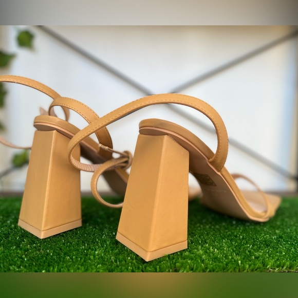 Elegant square toe, square heel, ankle strap sandal - Picture 2 of 5